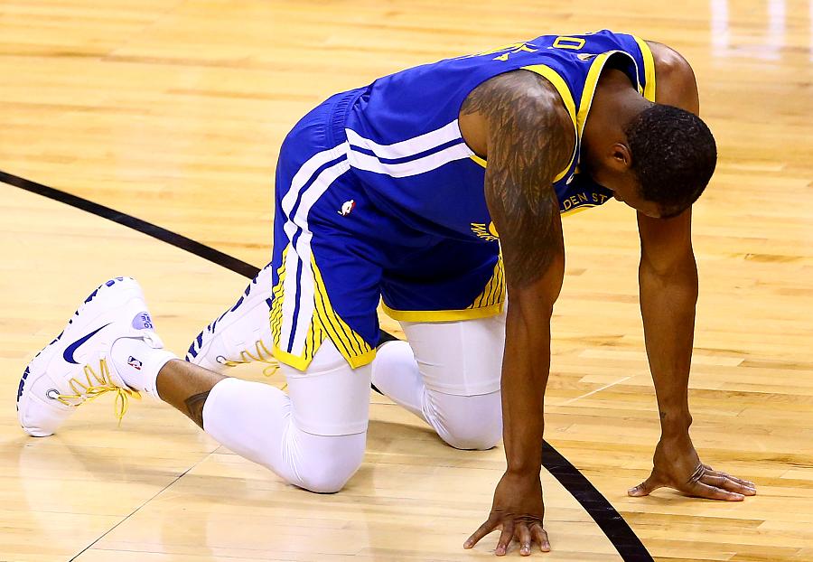 两悍将带伤请命出战G3！承认吧，勇士征服联盟的方式，不仅是实力