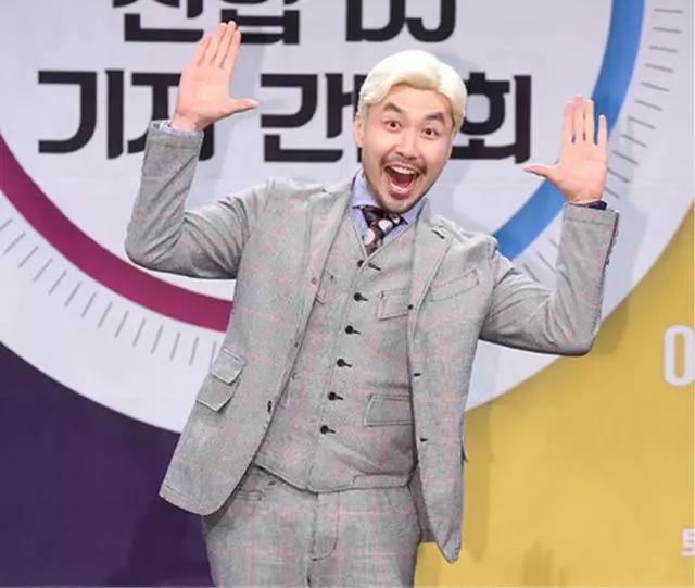 中国饭圈女孩给韩国*队军**送物资？我反手就是一个举报