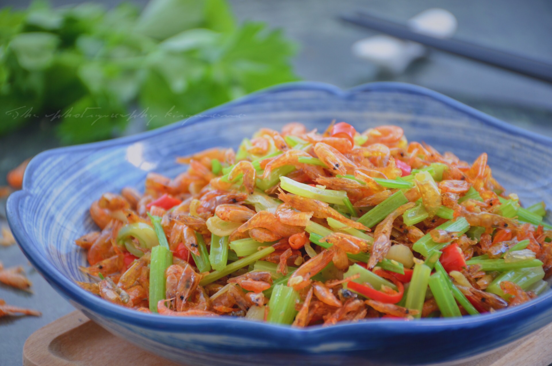 朋友寄过来的皮皮虾,河虾跟芹菜怎样做才好吃