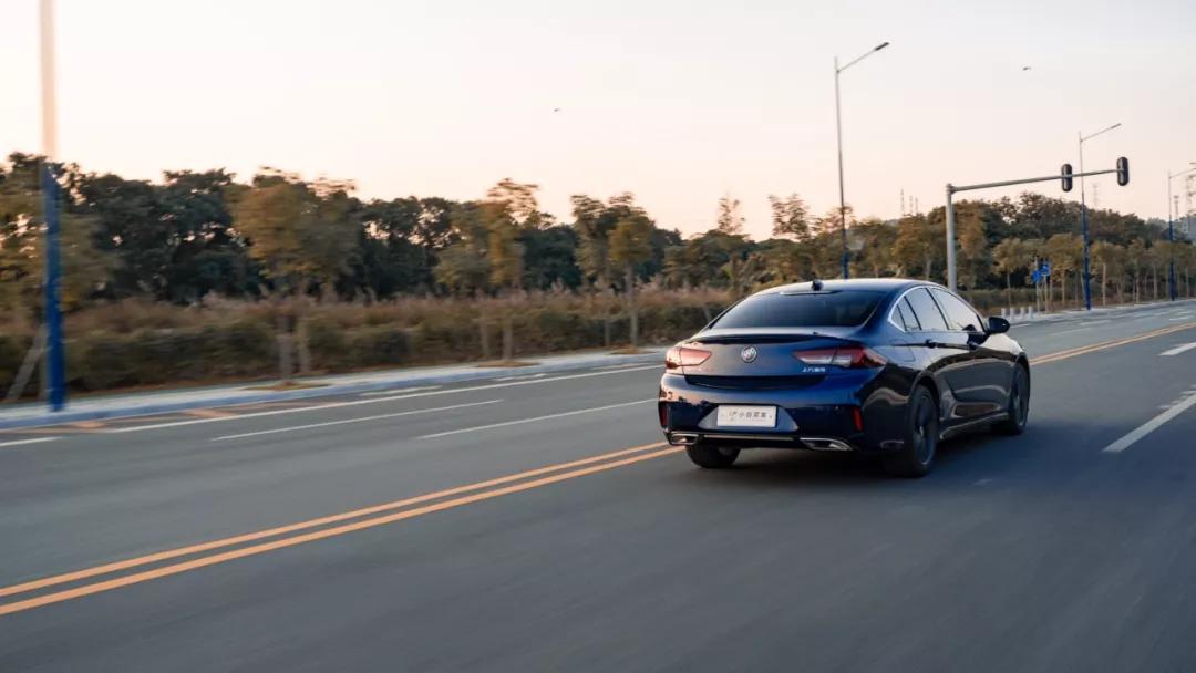 君威gs适合入手吗,小白买车速腾和君威建议买哪个