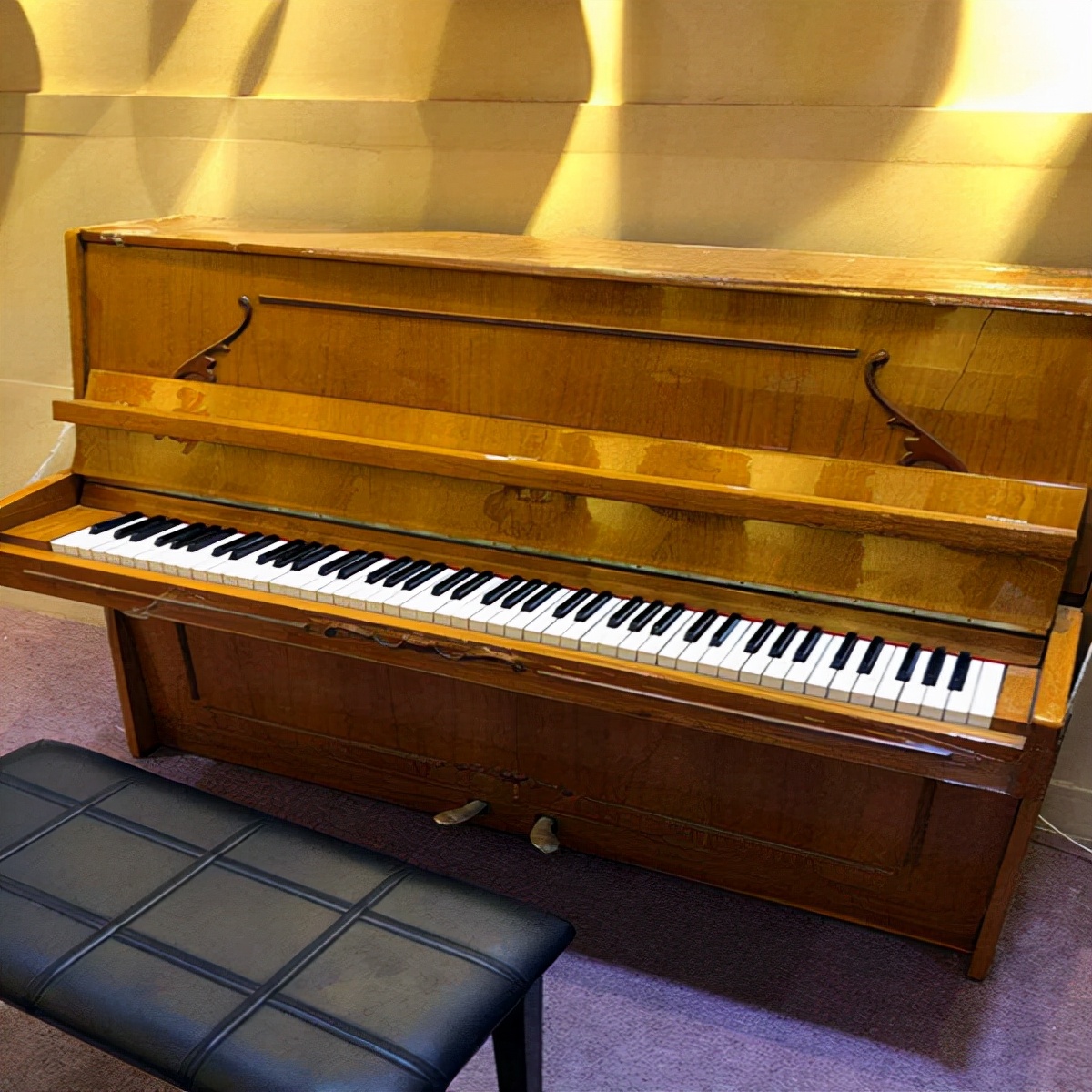 四年的二手钢琴一般几折,南京二手钢琴到哪里去卖