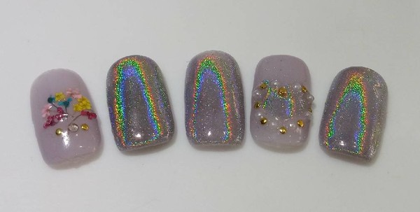 夏天显白法式指甲油款式,适合冬季的撞色指甲油