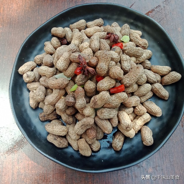 水煮花生不变色的方法,水煮花生怎么不起沫