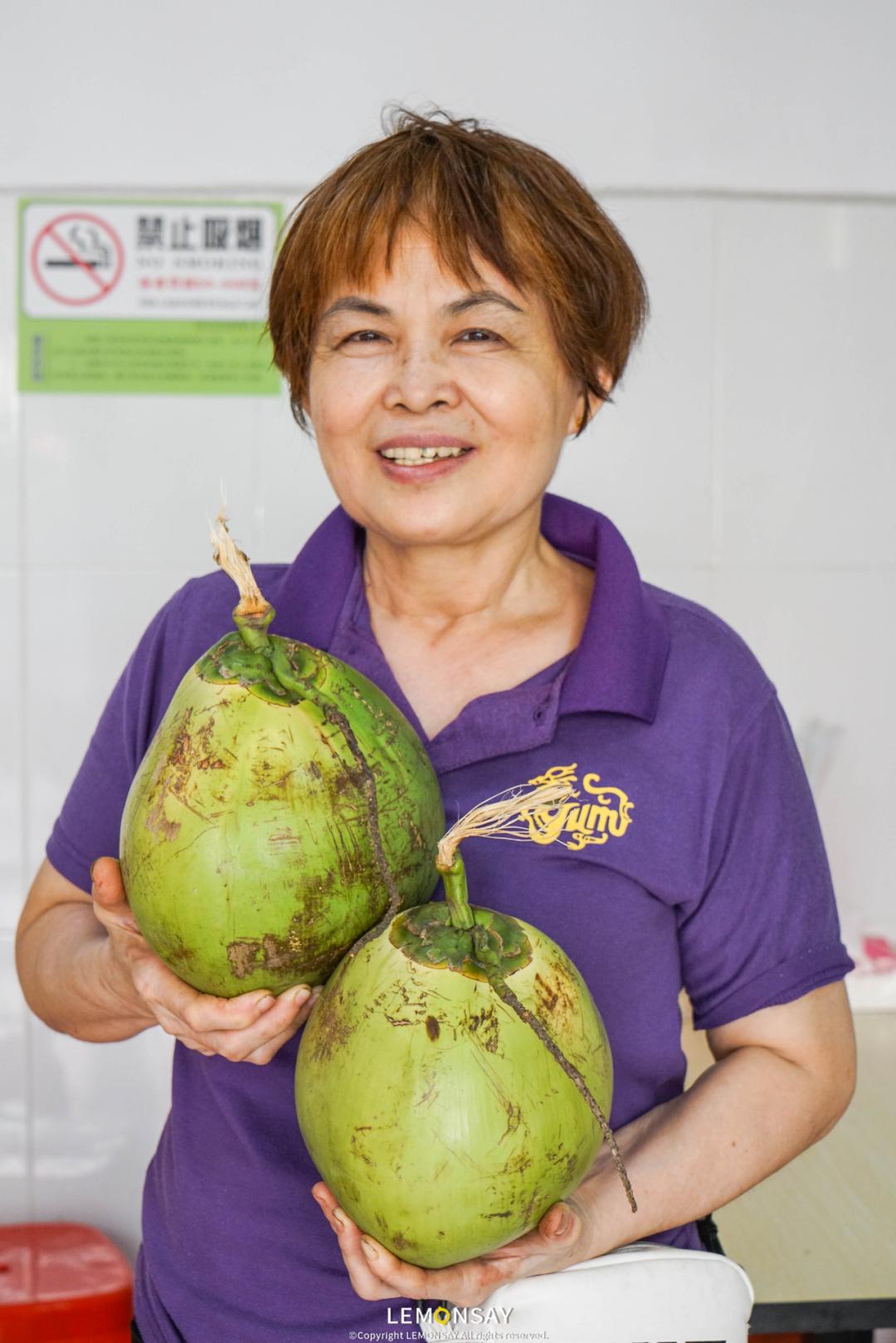 藏在水库的“阿姨街”，人均20块胖成猪