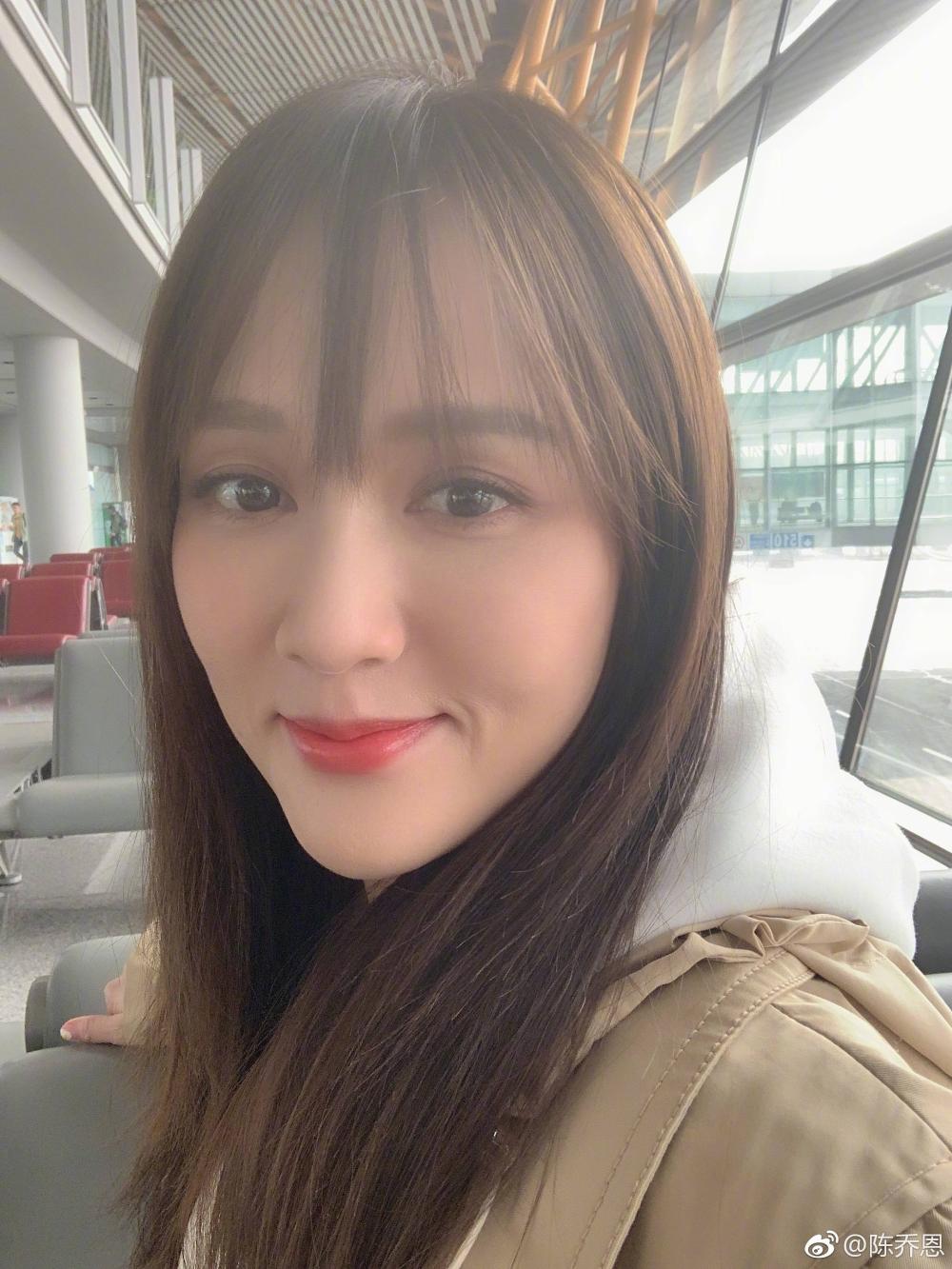 陈乔恩晒旧照感慨狂吃不胖,陈乔恩晒美照少女感十足