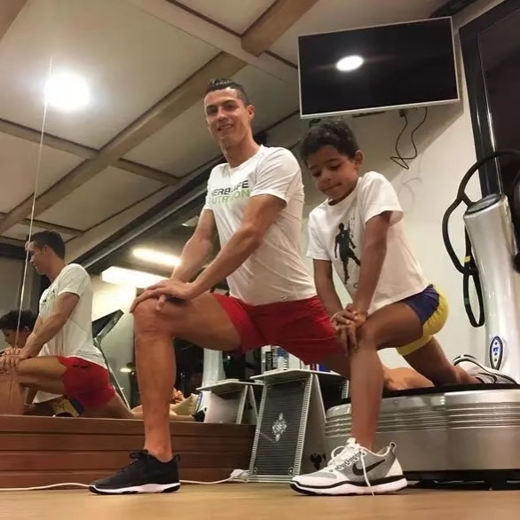 c罗度假也要训练,度假不忘训练