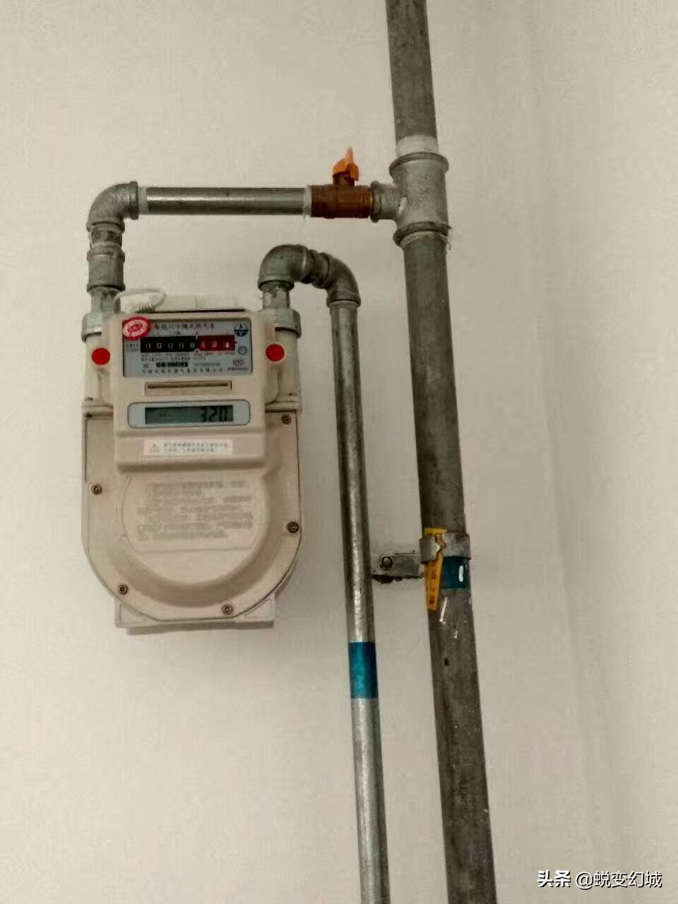 小区天然气管道走明线,小区中有天然气管道如何开通使用