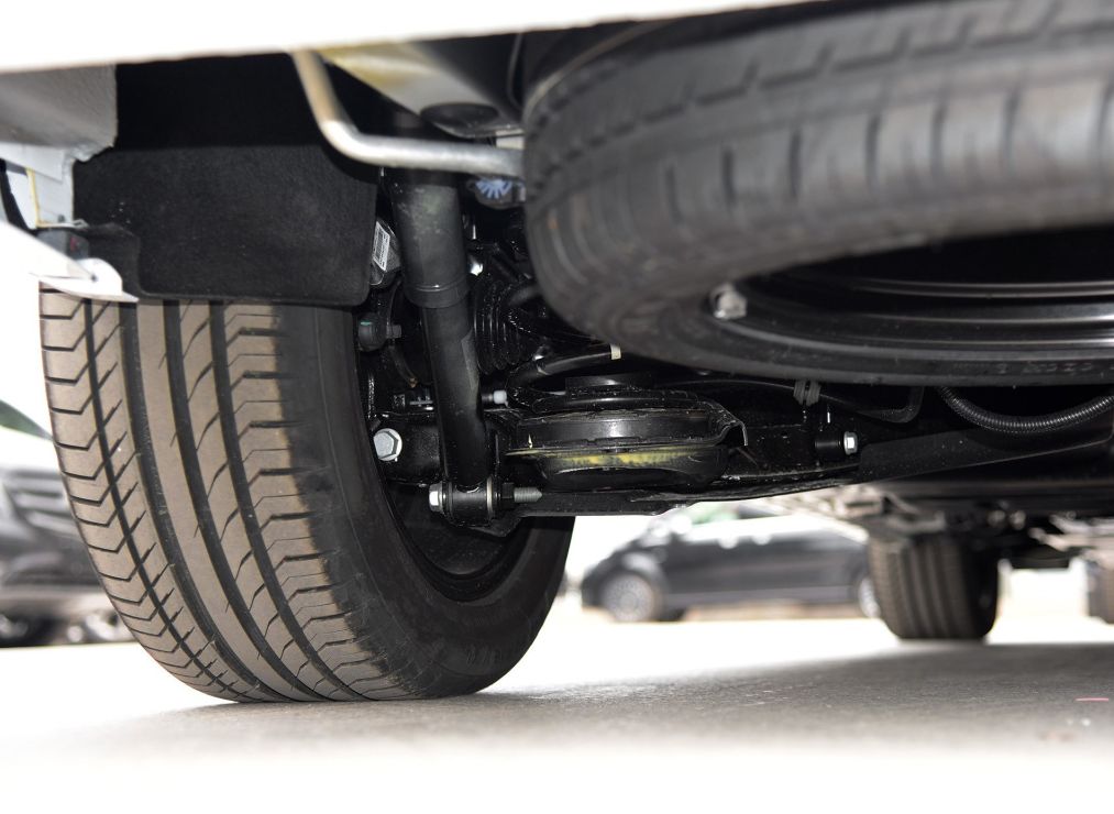 别克君威改装mpv,新款君威改内饰