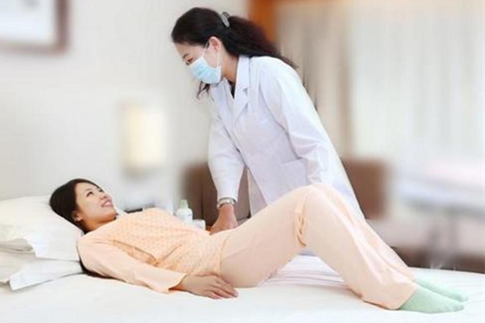 产后月子期间正确睡姿,产后坐月子姿势