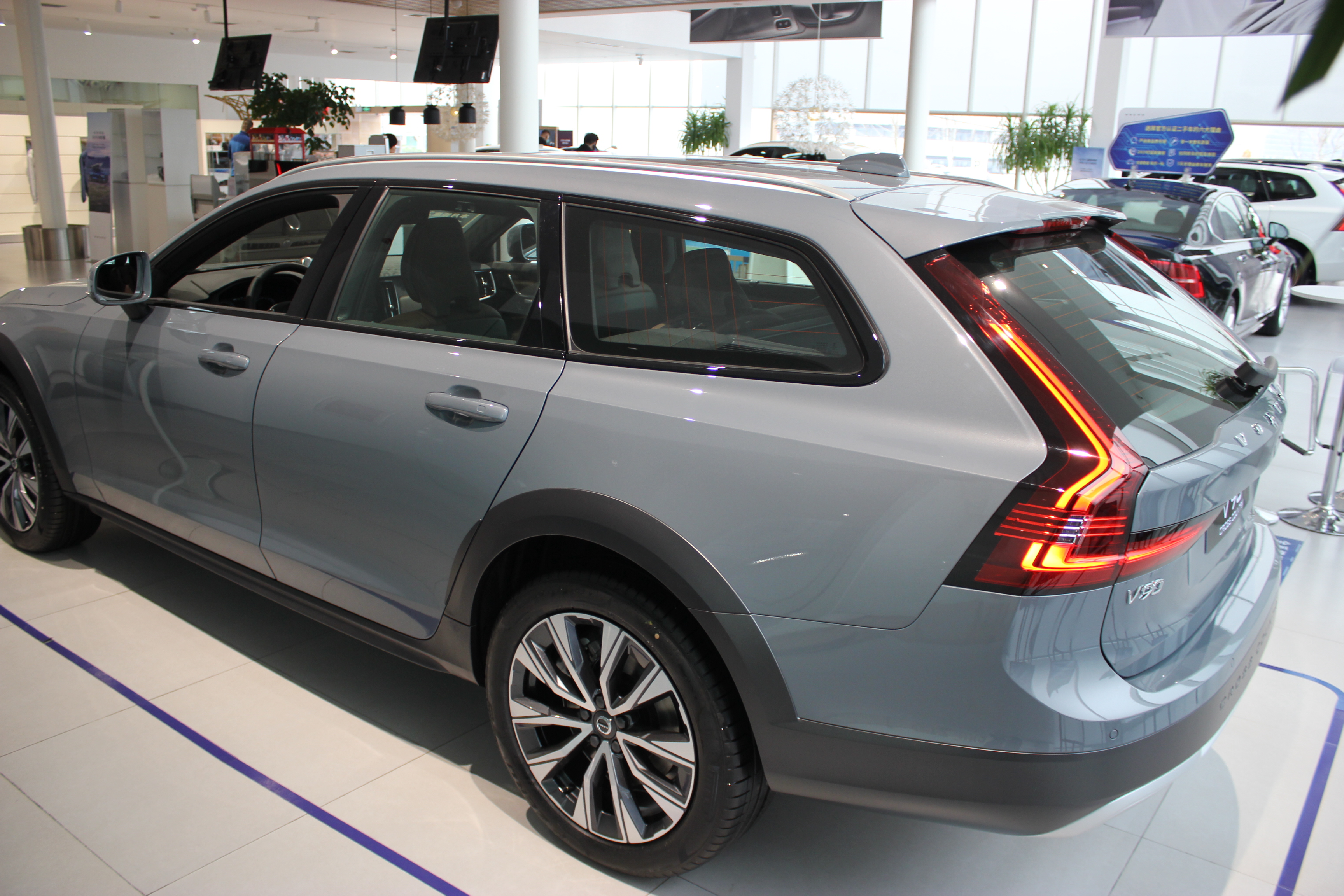 v90沃尔沃最低价,v90沃尔沃亮点