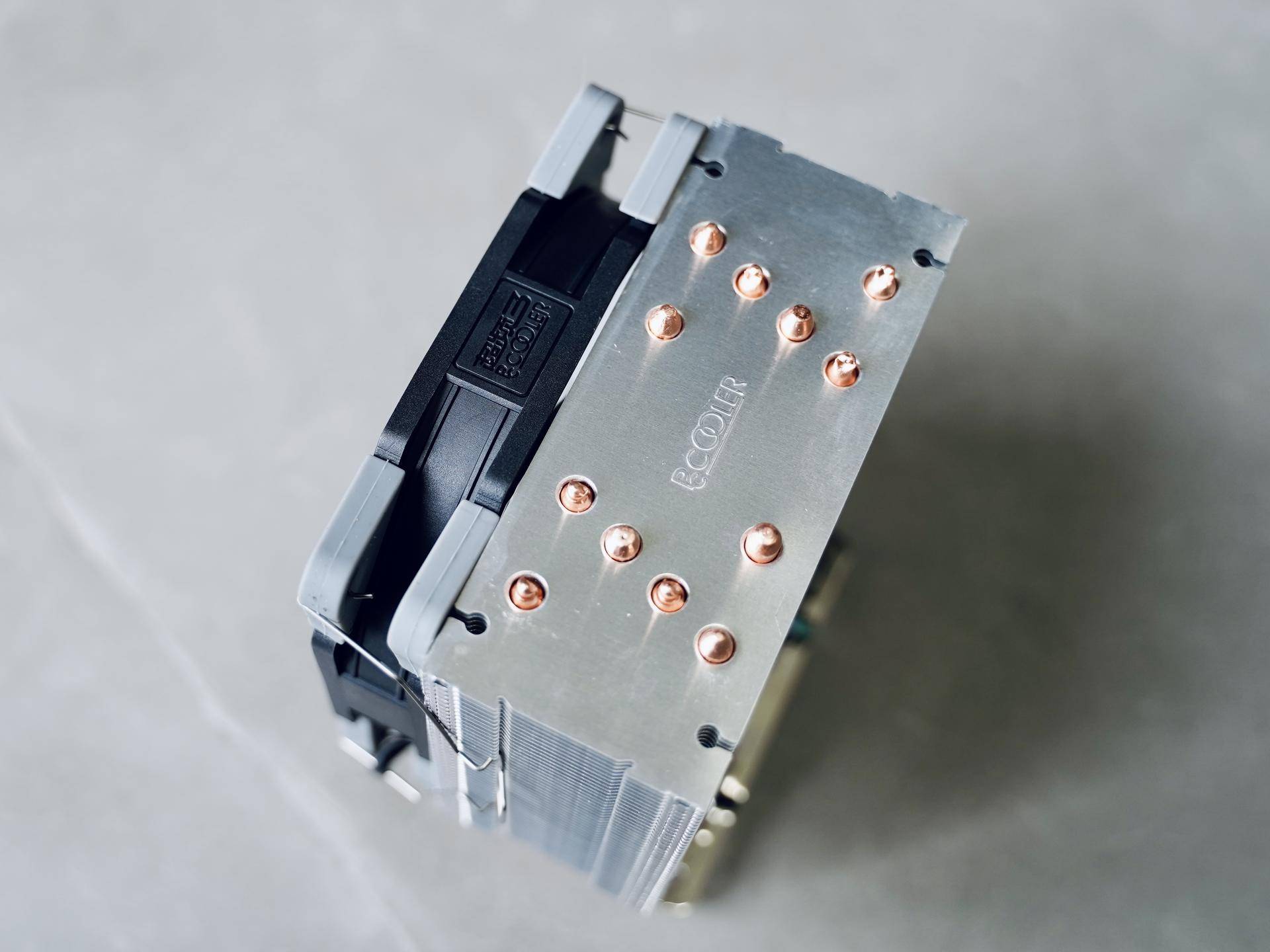 超频三东海x7能压住5600x吗,超频三东海x7测评