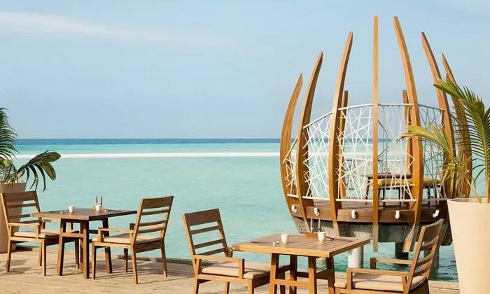 南阿里环礁,丽世岛度假村