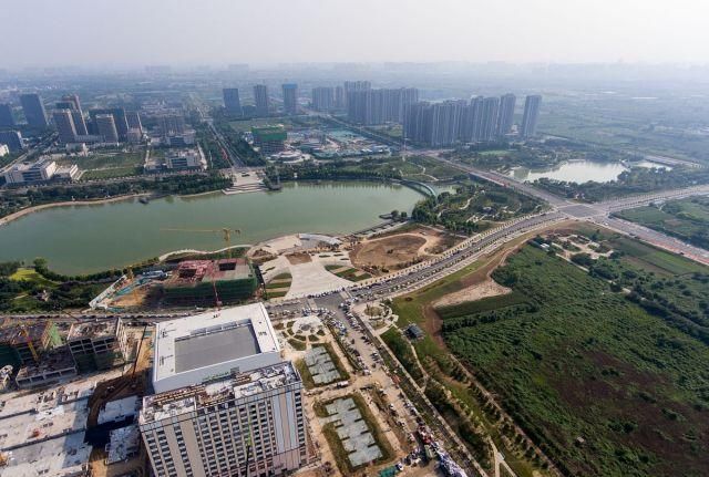 解析河南省郑州市的网络空间科技馆：像老式收音机，也像平躺机箱