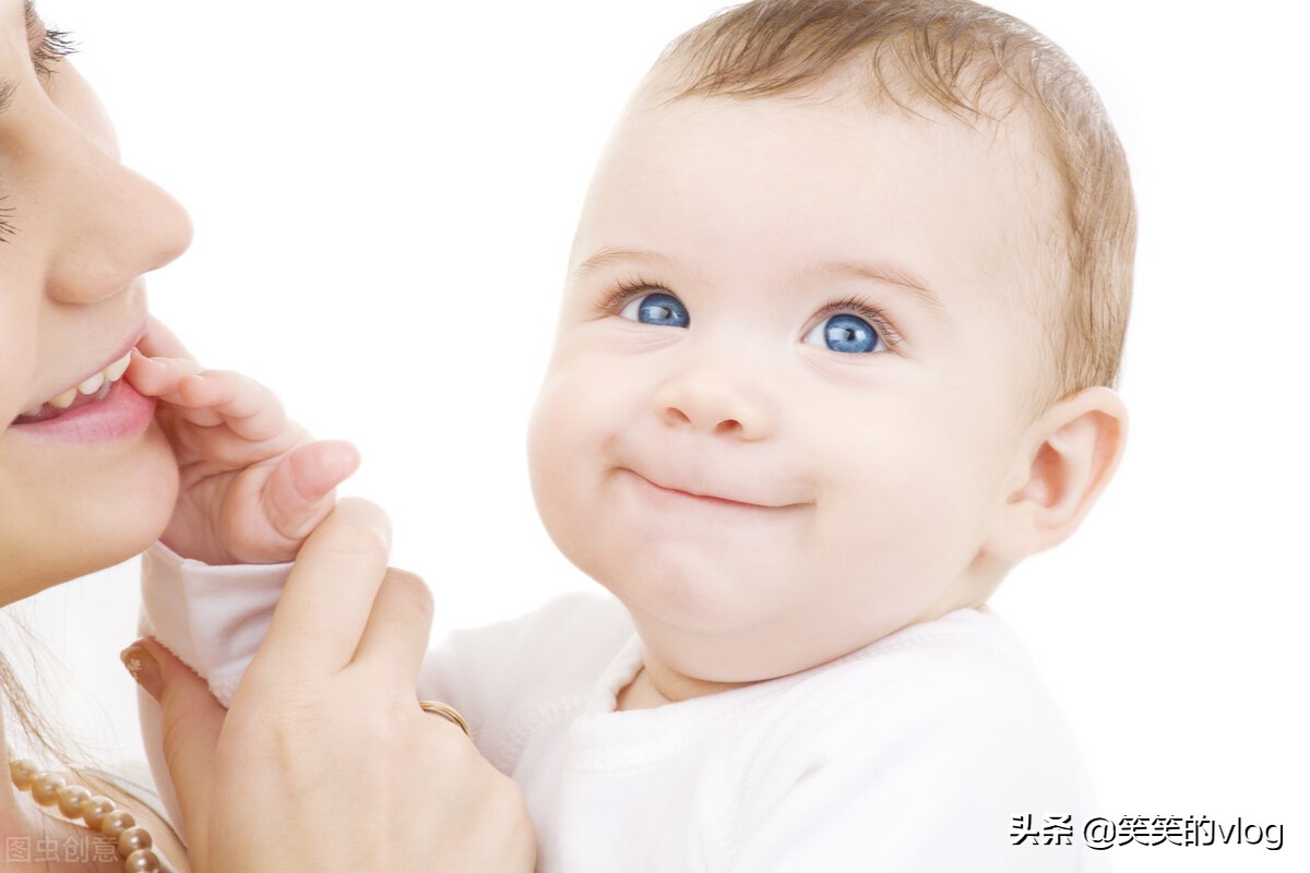 宝宝吐奶先别慌妈妈教你几招搞定,宝宝吐奶是因为宝妈奶冷到了吗