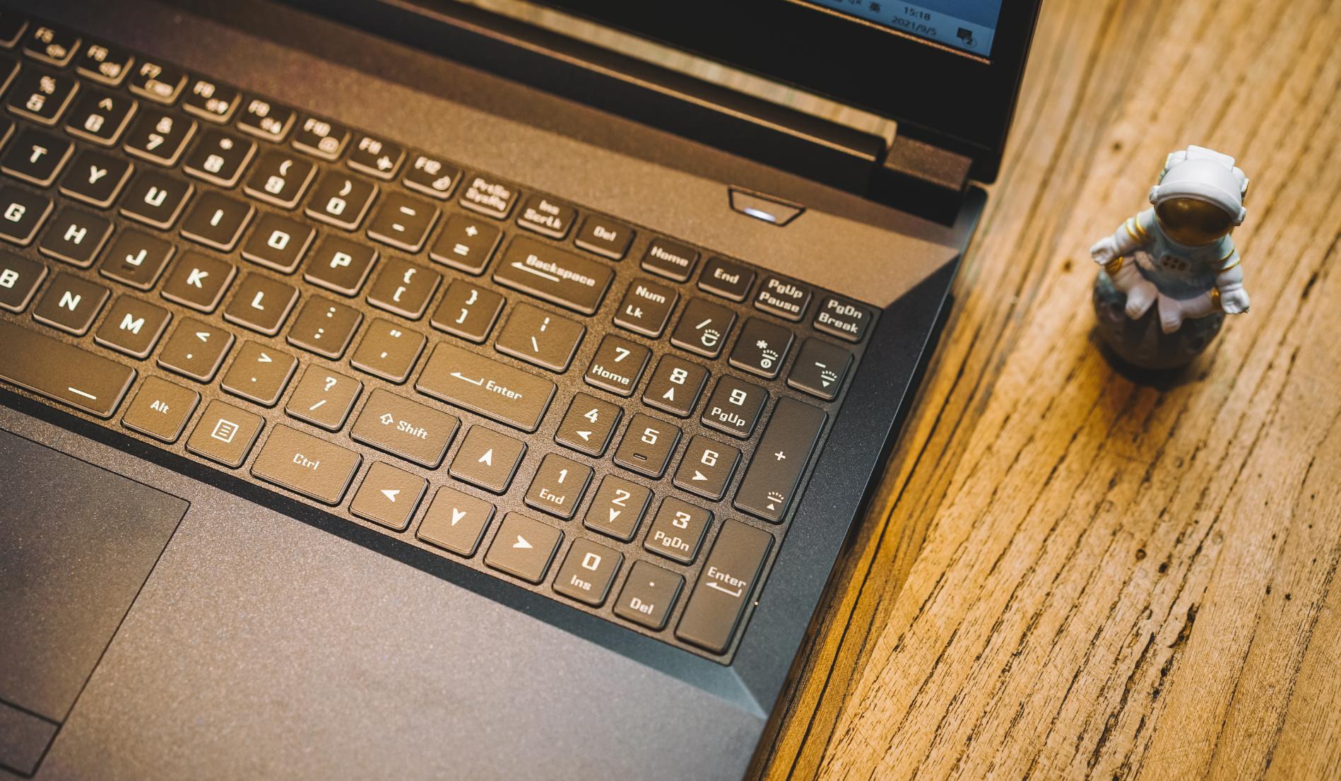 炫龙m7-e8s3怎么样,炫龙m7e6s3优缺点