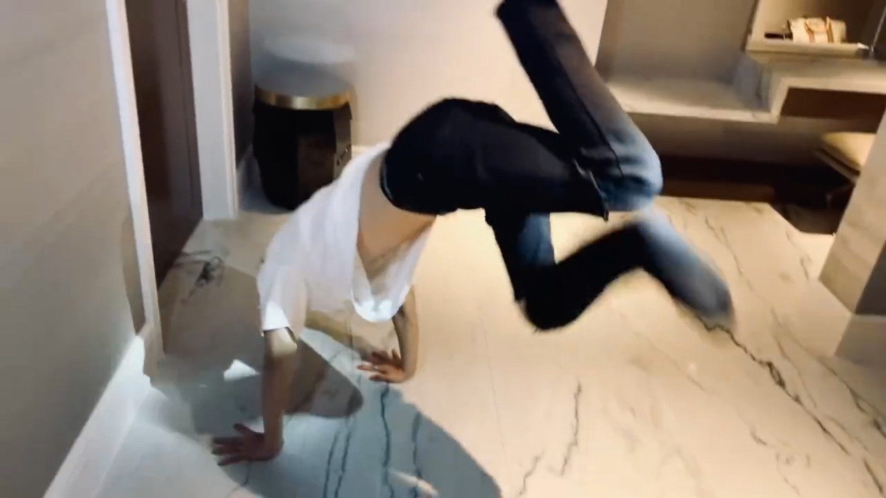 王子异面对质疑小鬼回击跨界歌王,王子异极限挑战发现熊