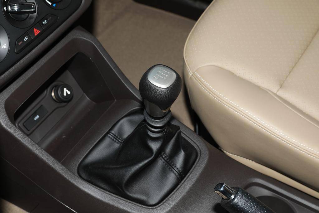 五菱宏光哪一款又拉货又能拉人,五菱宏光哪一款拉人舒适