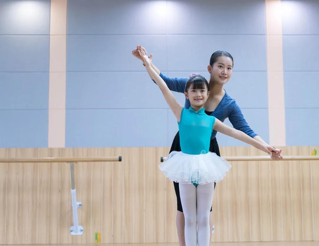 如何选好的舞蹈培训机构,选舞蹈培训学校怎样选该关注什么