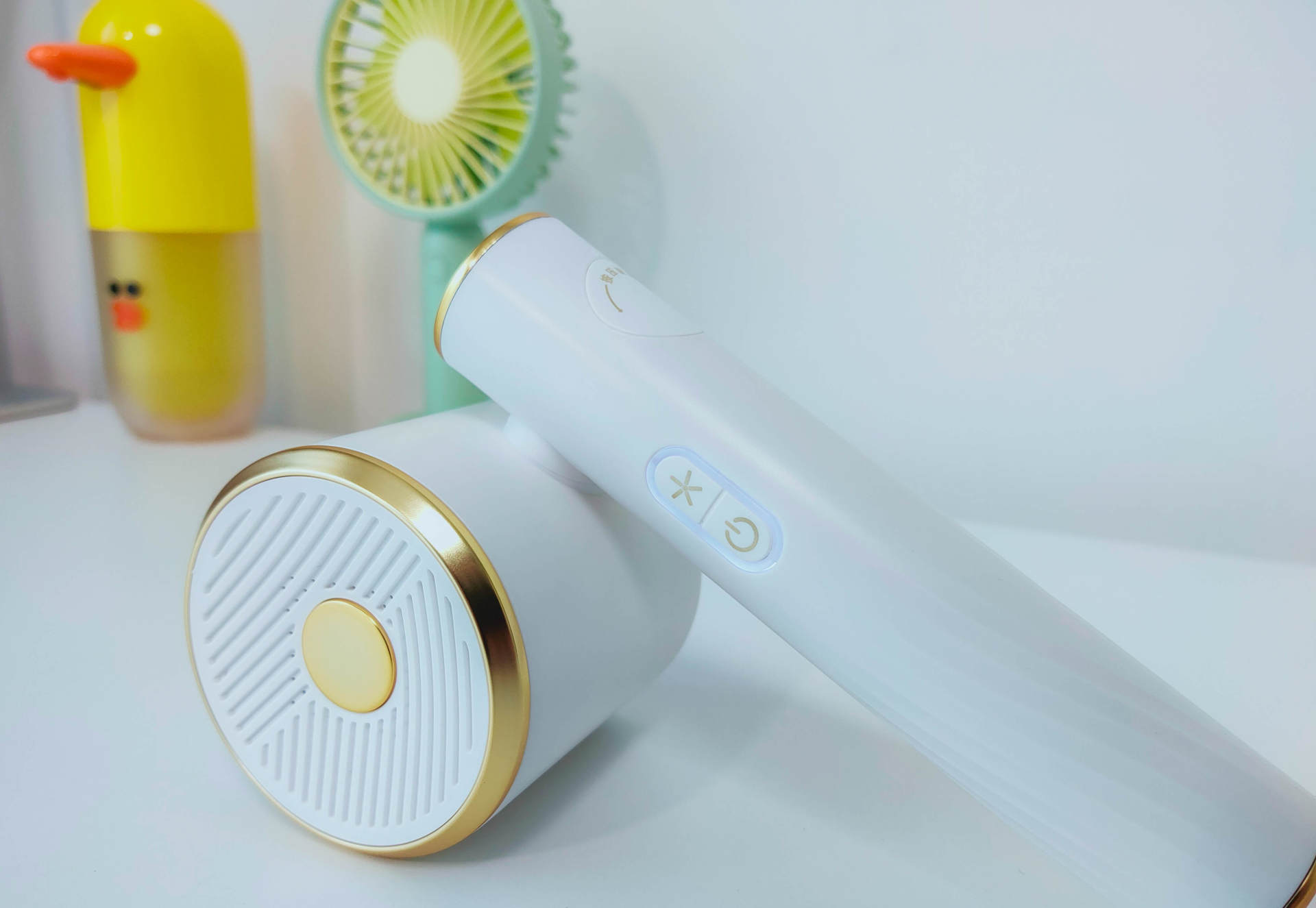 好物推荐剃毛球修剪器 (这个升级版的毛球修剪器不伤衣服)