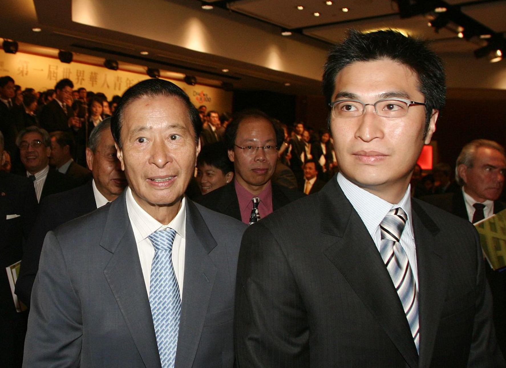 李兆基豪宅面积18亿买地,香港山顶李兆基别墅航拍