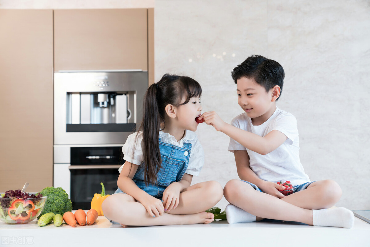 我翻了6千条评论，找了38个故事，为你呈现真实的中国姐弟关系