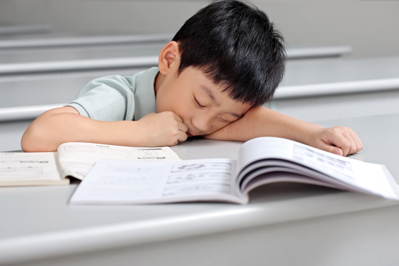 上课犯困怎样一招就行,上课犯困怎么办最简单的方法