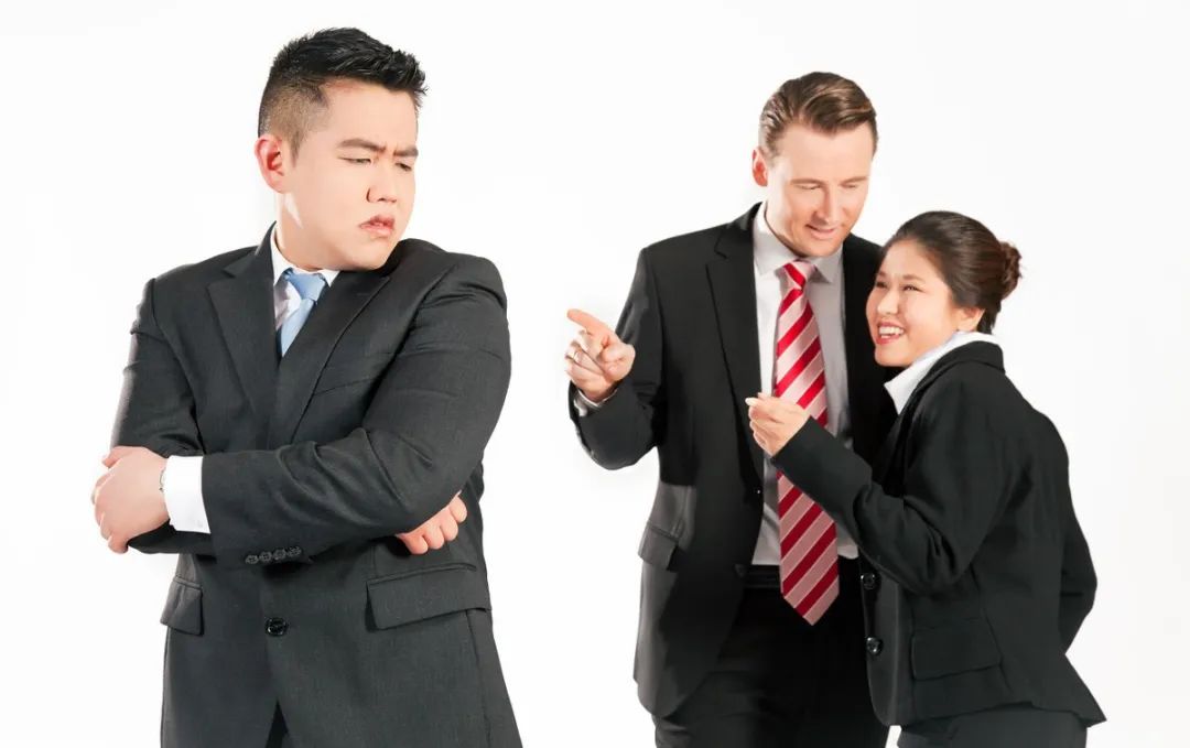 同事对你的调侃和语言攻击，该如何处理？高情商的人，都懂这3点