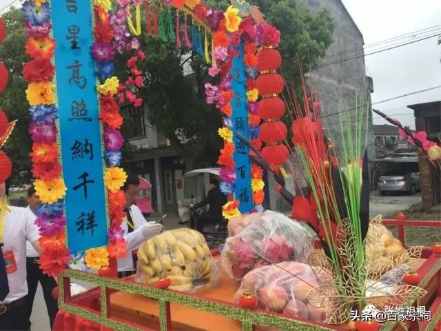 阜南张氏祠堂落成庆典仪式,张氏祠堂唱戏人山人海