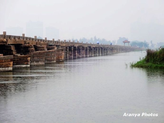 福建晋江安平桥视频,雨中安平桥
