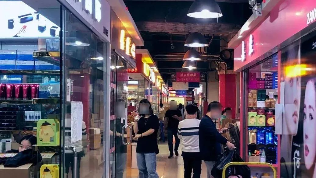 中国最大山寨手机集散地,史上最强山寨iphone