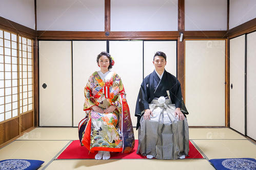 日本年出生人口仅80万，政府直呼包分配对象，网友：我也好想去