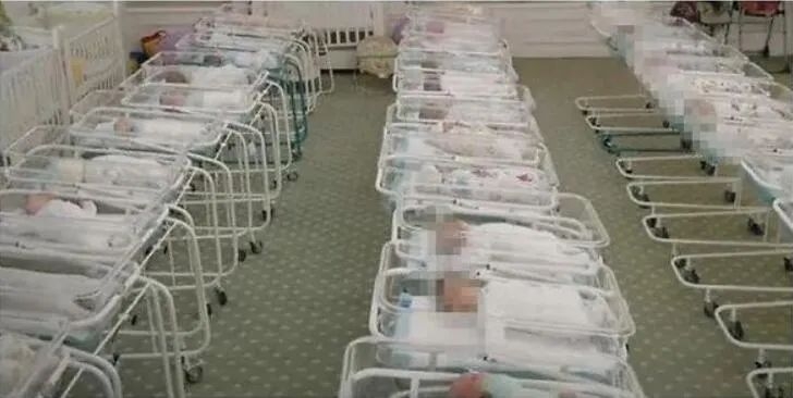 为什么C罗能代孕，而郑爽就被人骂？