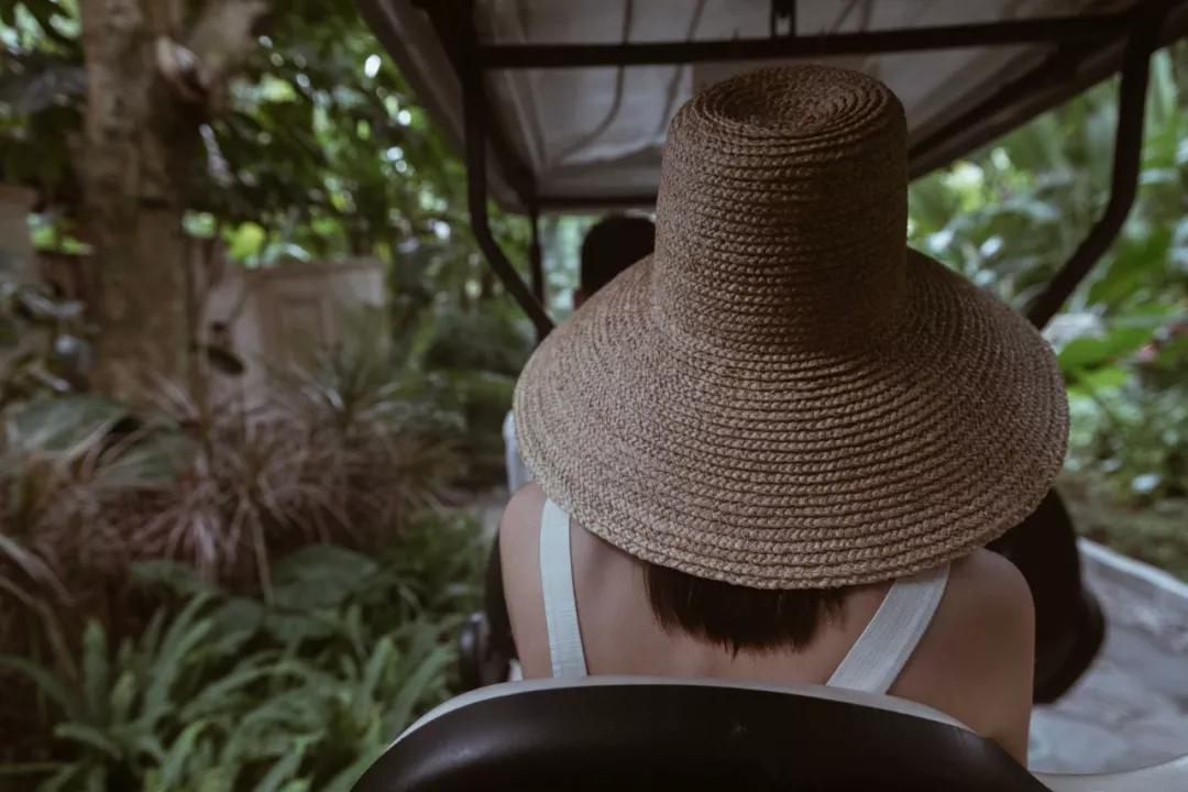 如何正确搭配显高又显瘦春游穿搭,一身非常时尚的穿搭既显高又显瘦