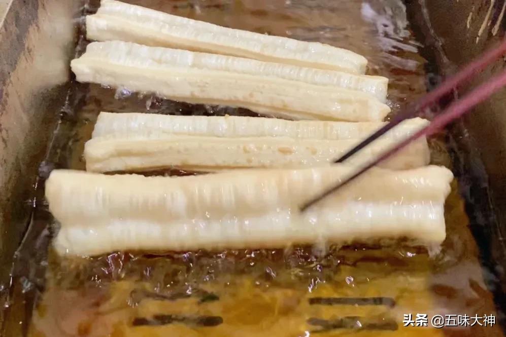 怎么做出奶香味的油条,怎么做早餐简单又好吃的油条