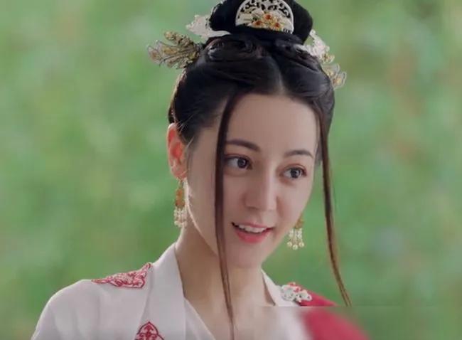 厚刘海遮挡脸型,厚刘海遮住眼睛