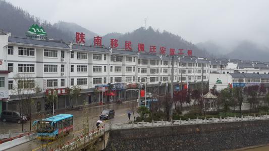 国家给扶贫户免费盖房产权归谁,国家扶贫房还可以在老家建房吗