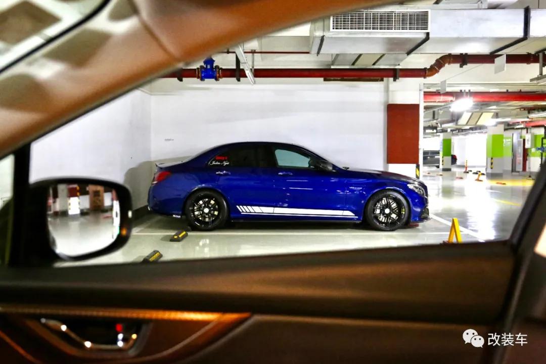 奔驰amgc63v8,6.2升v8奔驰c63加速