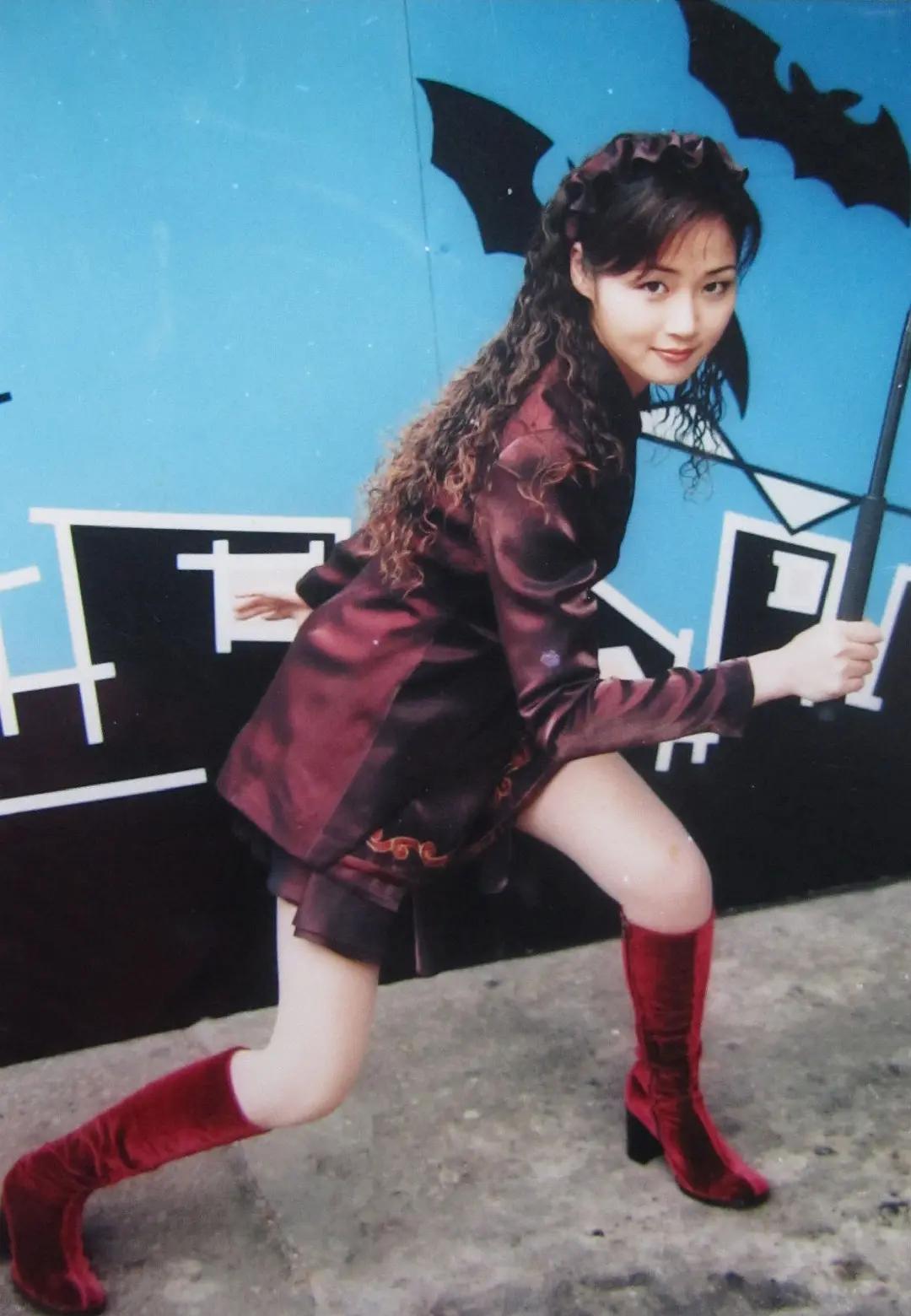 僵尸片穿着高跟鞋的僵尸,最经典的一部僵尸片