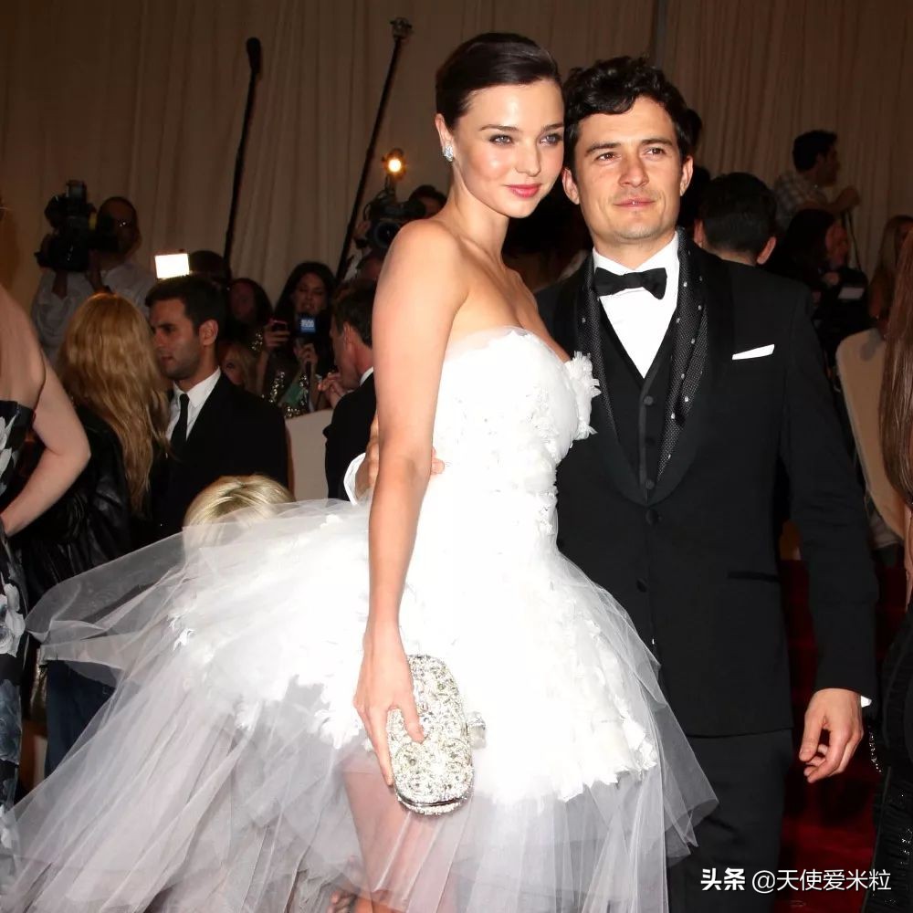 米兰达可儿挺孕肚出街四胎,米兰达可儿怀三胎图片