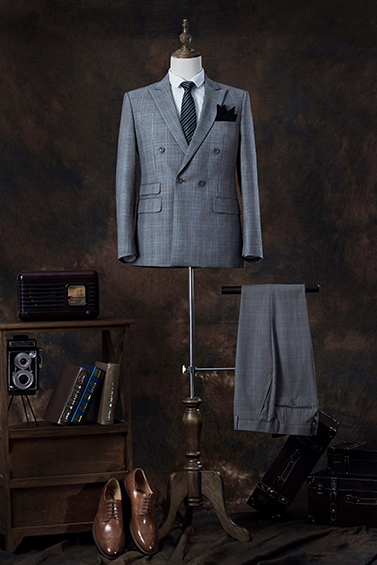 男人学会挑选西装尽显男人之风,男人如何挑选第一件西装