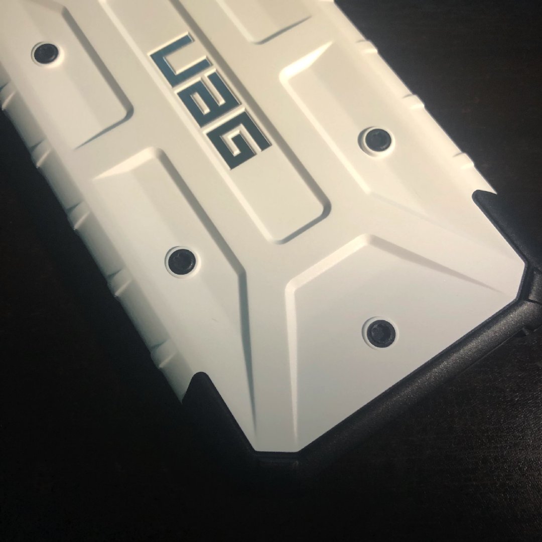 uag探险者银色和钻石系列对比,uag探险者手机壳iphone12