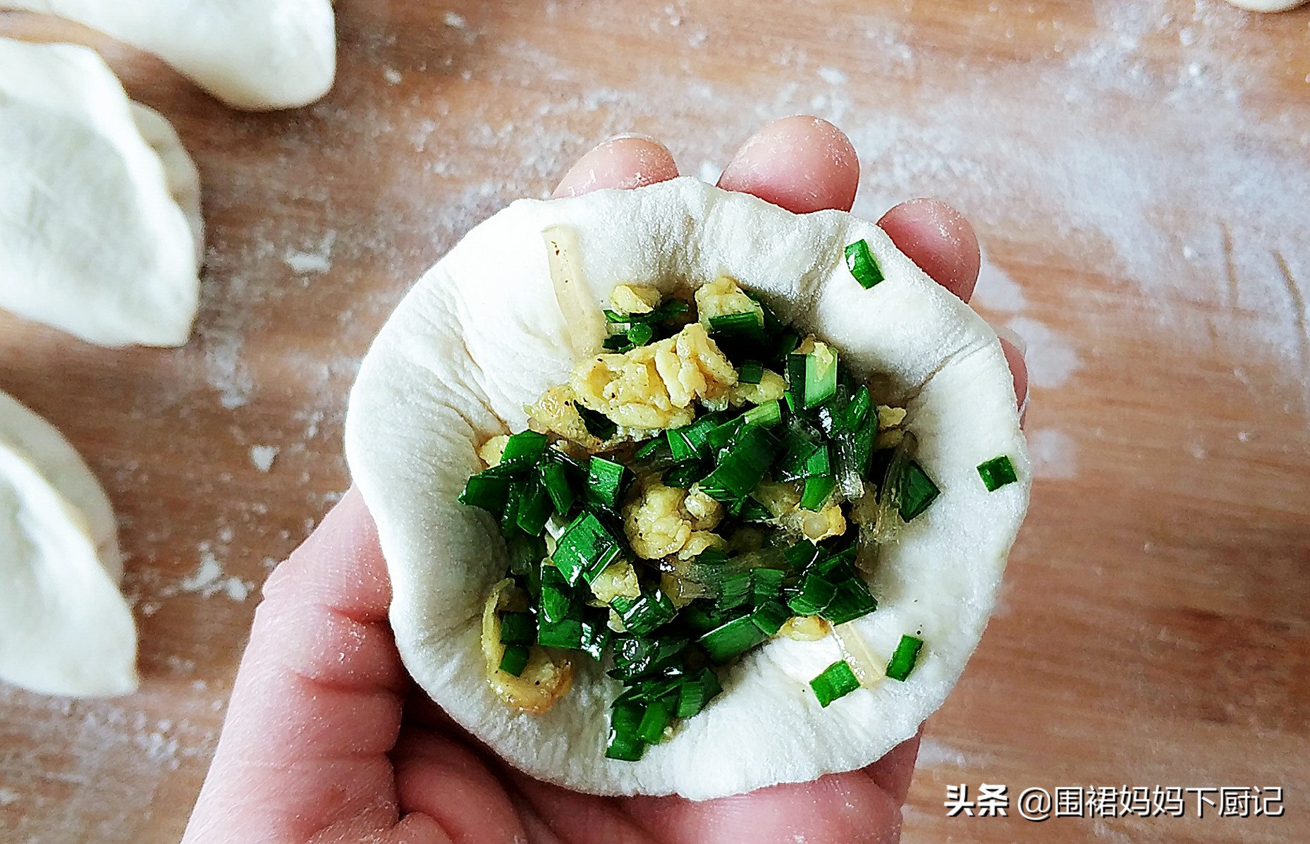 想要做出的水煎包焦香酥脆、蓬松喧软，注意这2点，一定不会失败