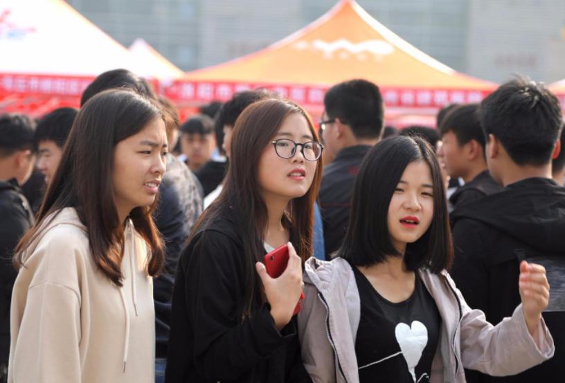 高等专科学校和职业学校哪个好,专科学校和职业技术学院哪个好