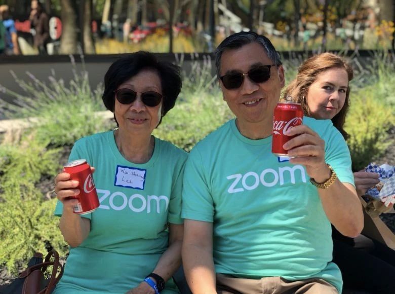 打败扎克伯格成为全美国最受欢迎的CEO的，竟然是个山东人