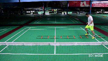 敏捷梯素质练习,体能训练敏捷梯