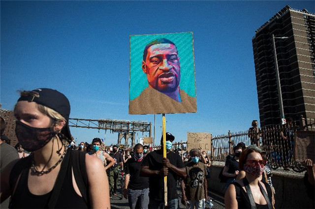 *力暴**文化深深扎根，赤身裸体的美国却一心想着“绊倒”中国