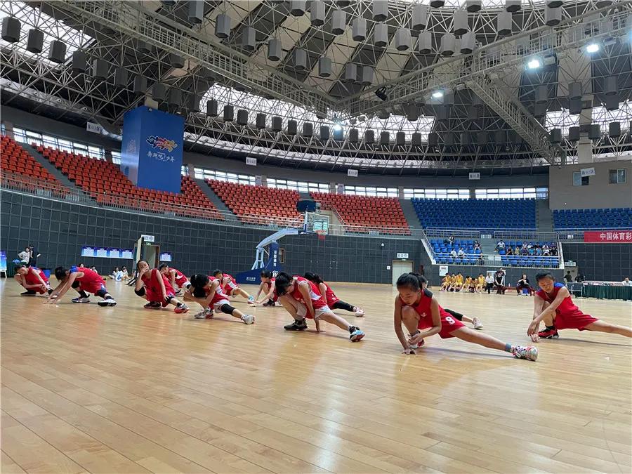 重庆市渝北区小学2024年足球联赛,恭喜实验小学获得足球比赛冠军