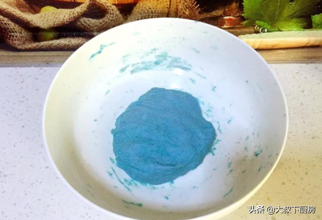 紫甘蓝花卷的做法,紫甘蓝拌花卷的做法和配料