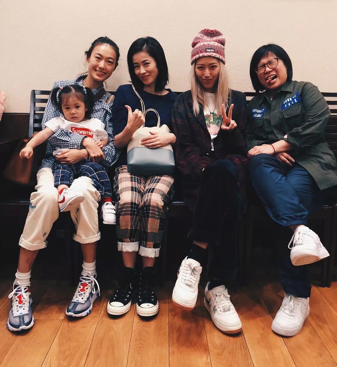 女版陈冠希斜戴帽子,女版陈冠希斜戴帽子网红