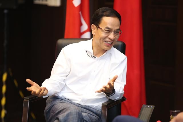 刚当首富3个月，千亿王国就崩了，最惨中国首富真是个大忽悠？